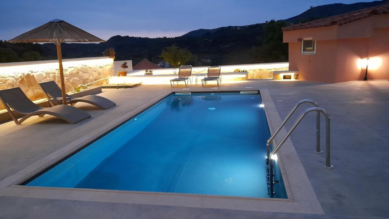 Georgioupoli Studio 2 With A Pool And Lake Views Dış mekan fotoğraf