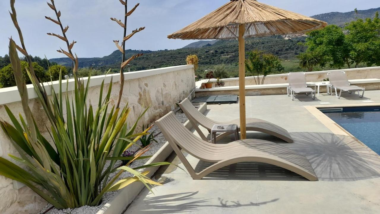 Georgioupoli Studio 2 With A Pool And Lake Views Dış mekan fotoğraf